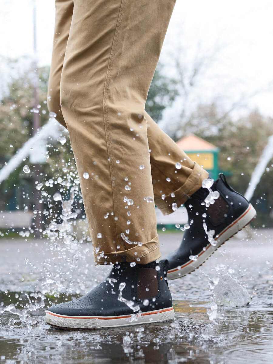 Bogs Mens Kicker Rain Chelsea - Black / Multi (view 6)