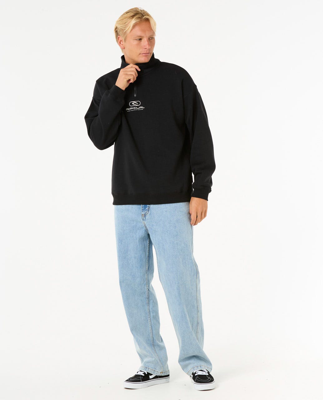 Pill Icon 1/4 Zip Crew - Black