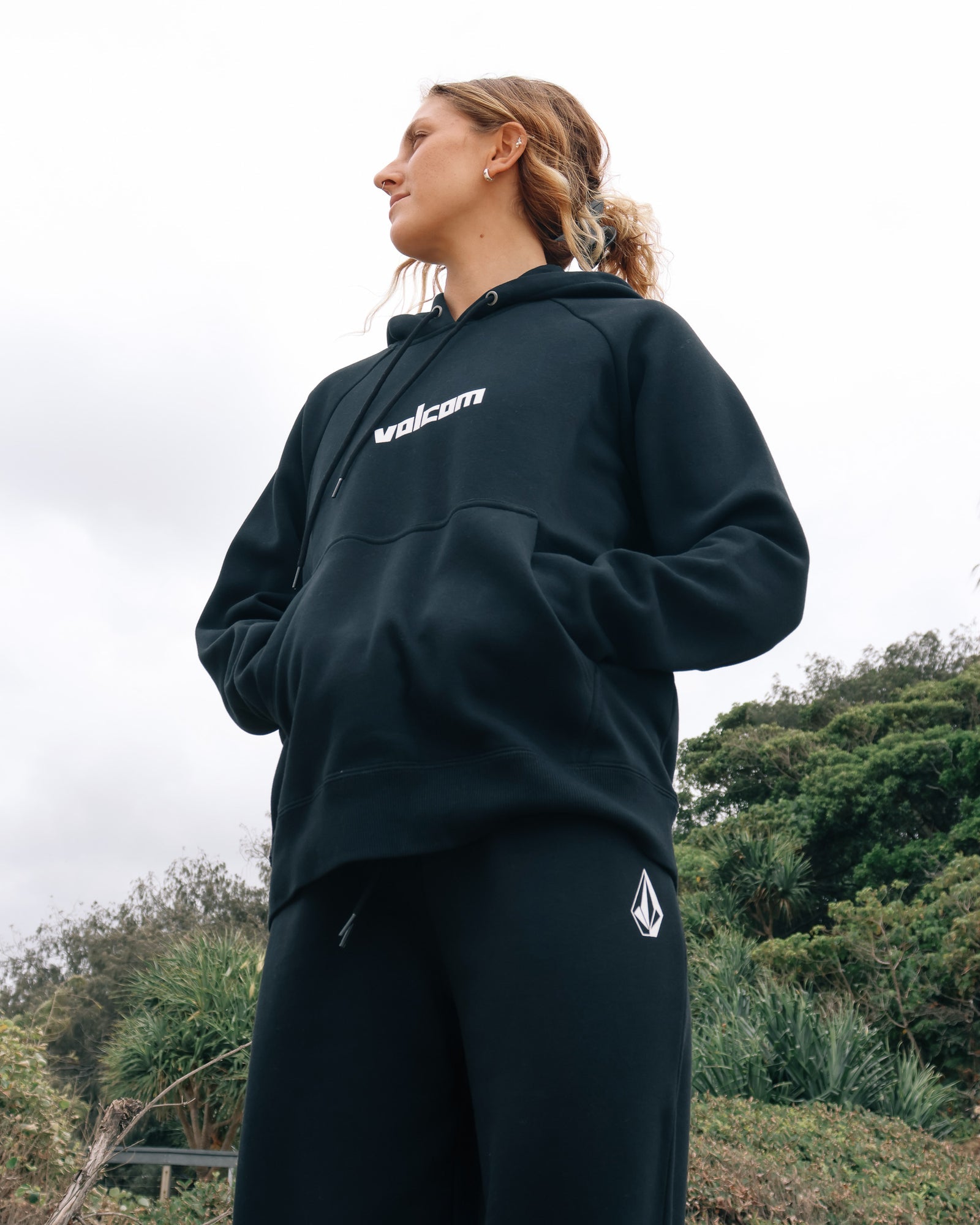Volcom Get More Pullover Hoodie - Black (view 7)
