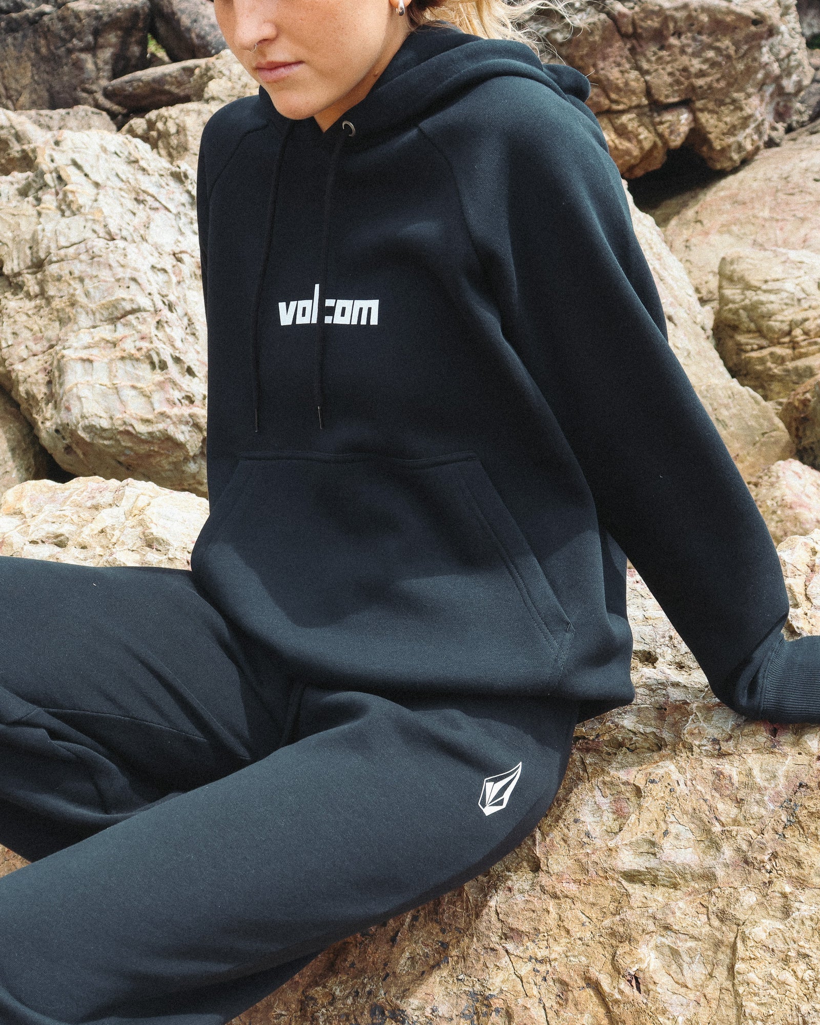 Volcom Get More Pullover Hoodie - Black (view 6)
