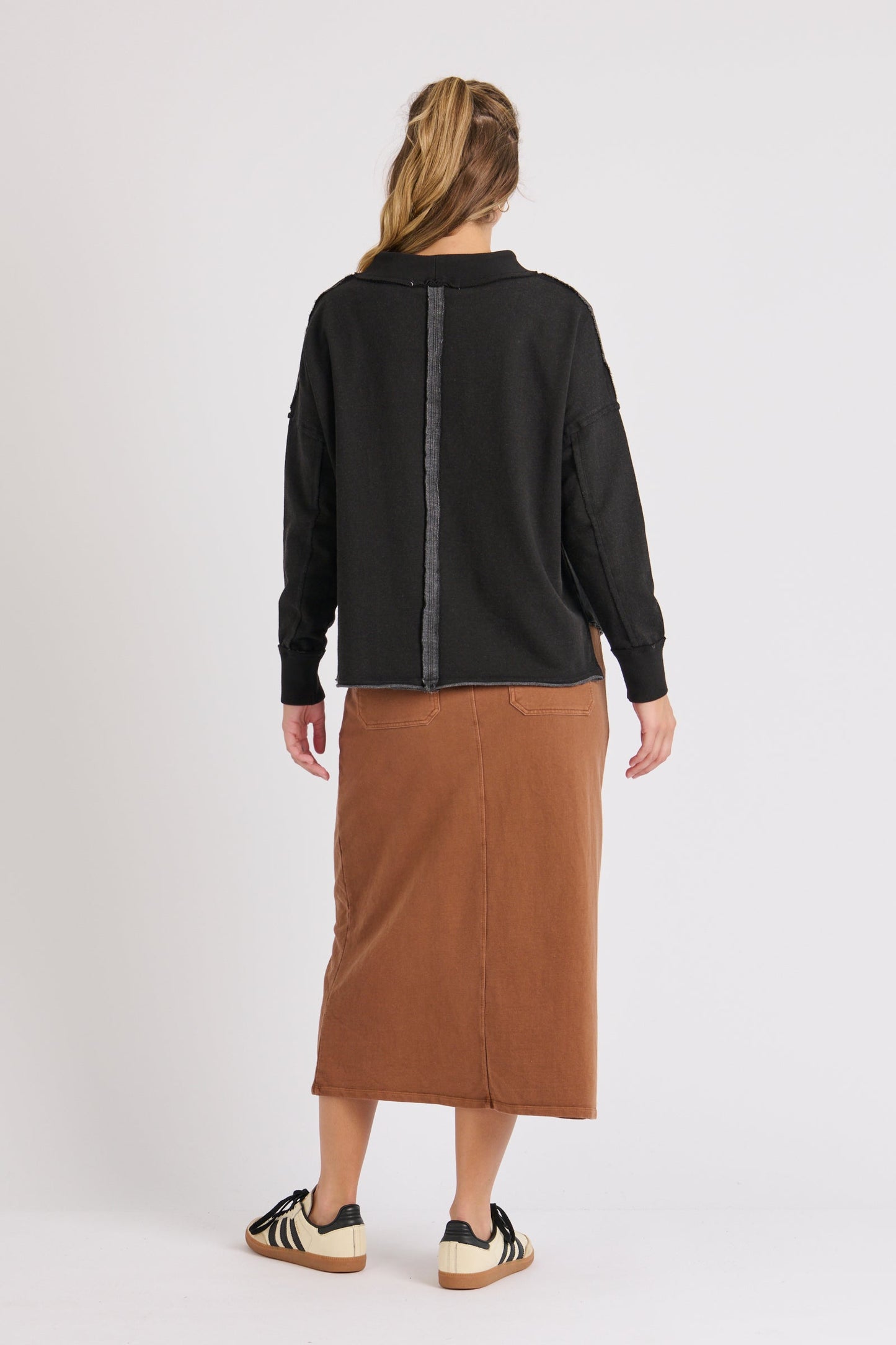 Step Hem Sweat - Black