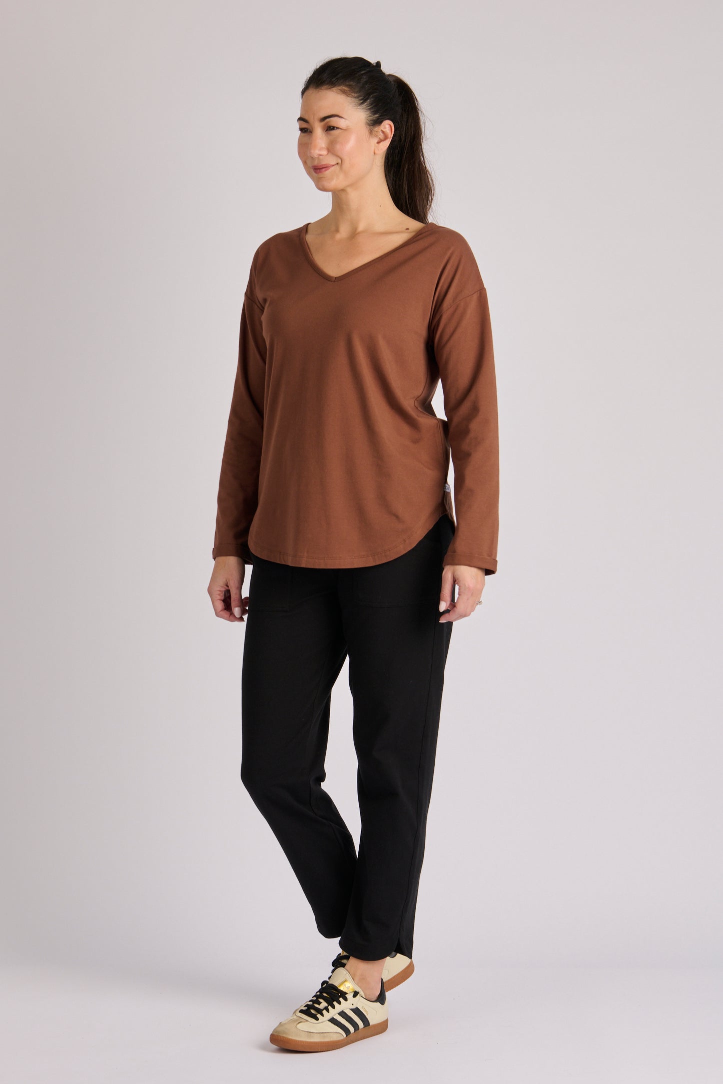 One Ten Willow Cuff Sleeve Scoop Hem Tee - Chocolate (view 3)