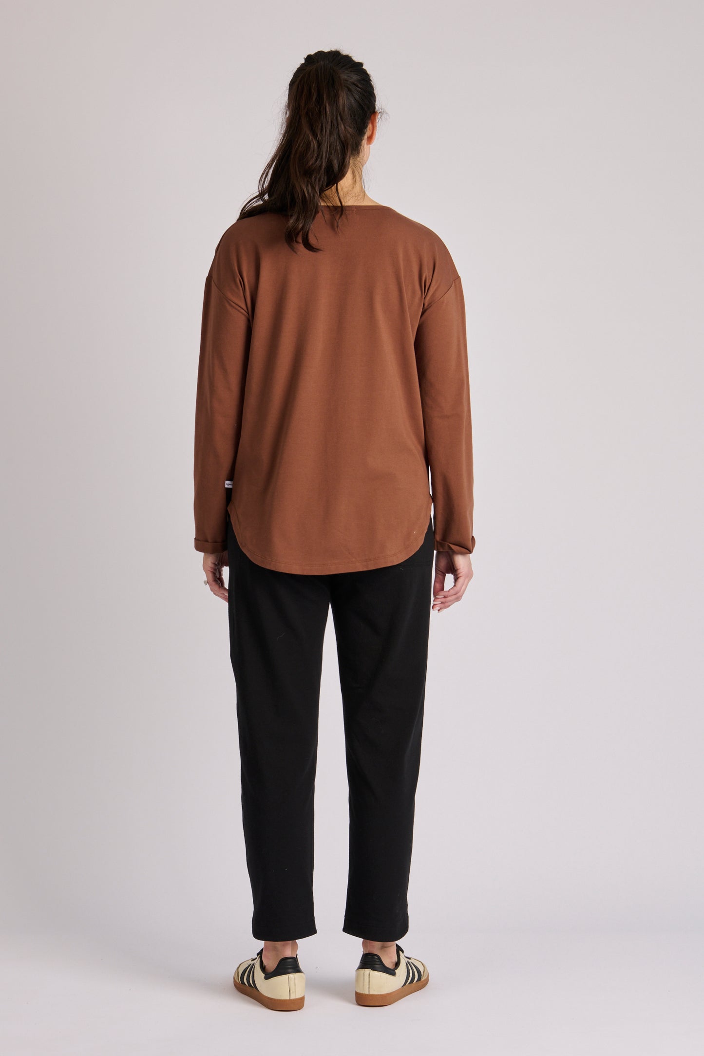 One Ten Willow Cuff Sleeve Scoop Hem Tee - Chocolate (view 4)