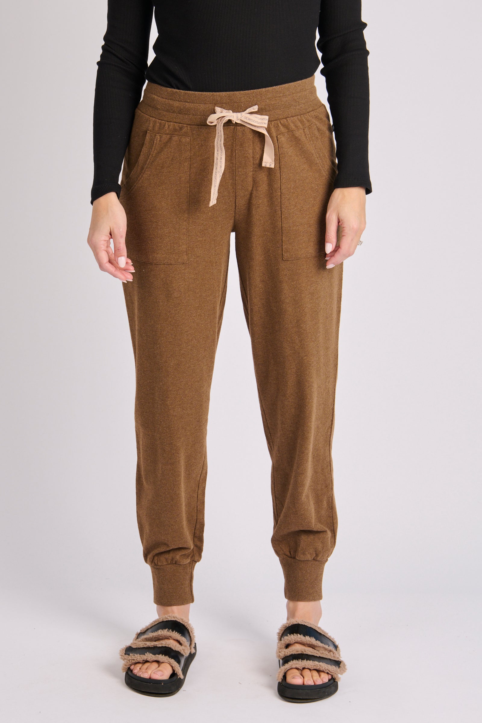One Ten Willow Pocket Detail Pant - Chocolate