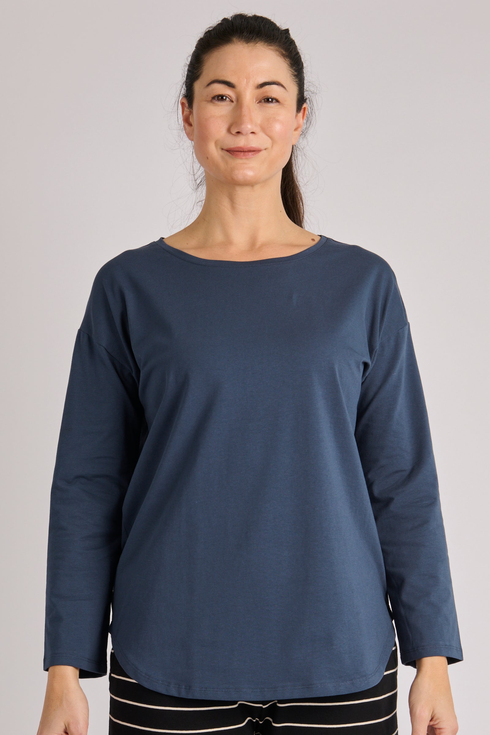 One Ten Willow Scoop Hem LS Tee Dark Navy