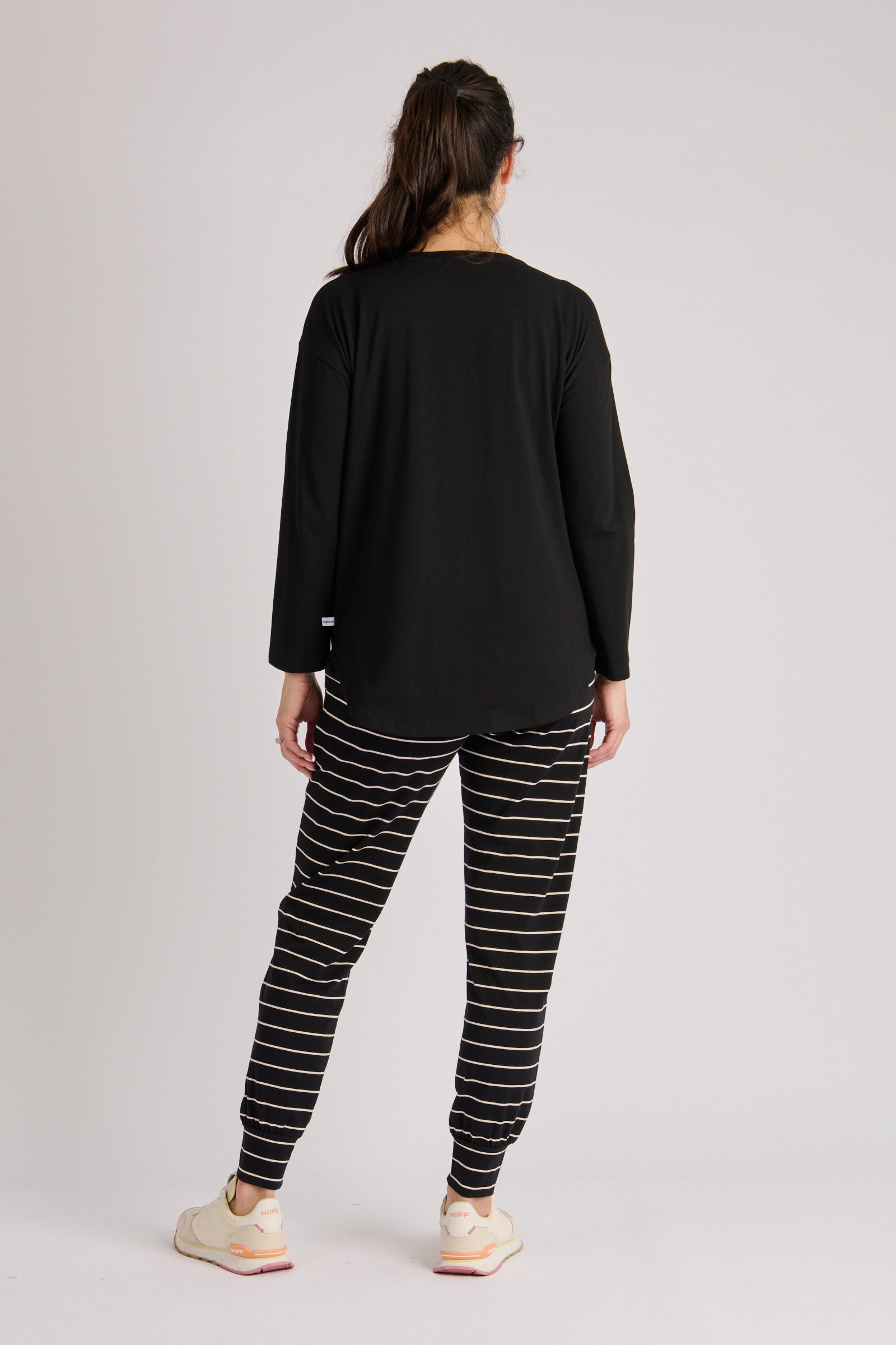One Ten Willow Scoop Hem LS Tee Black - front