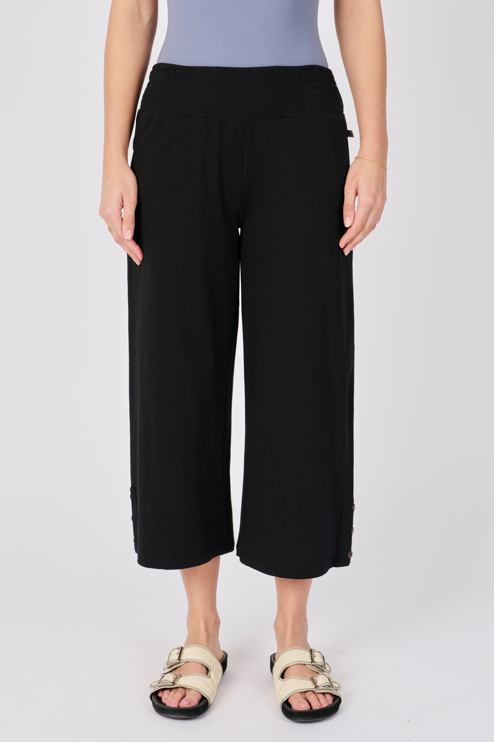 One Ten Willow Shirred Waistband 3/4 Pant - Black