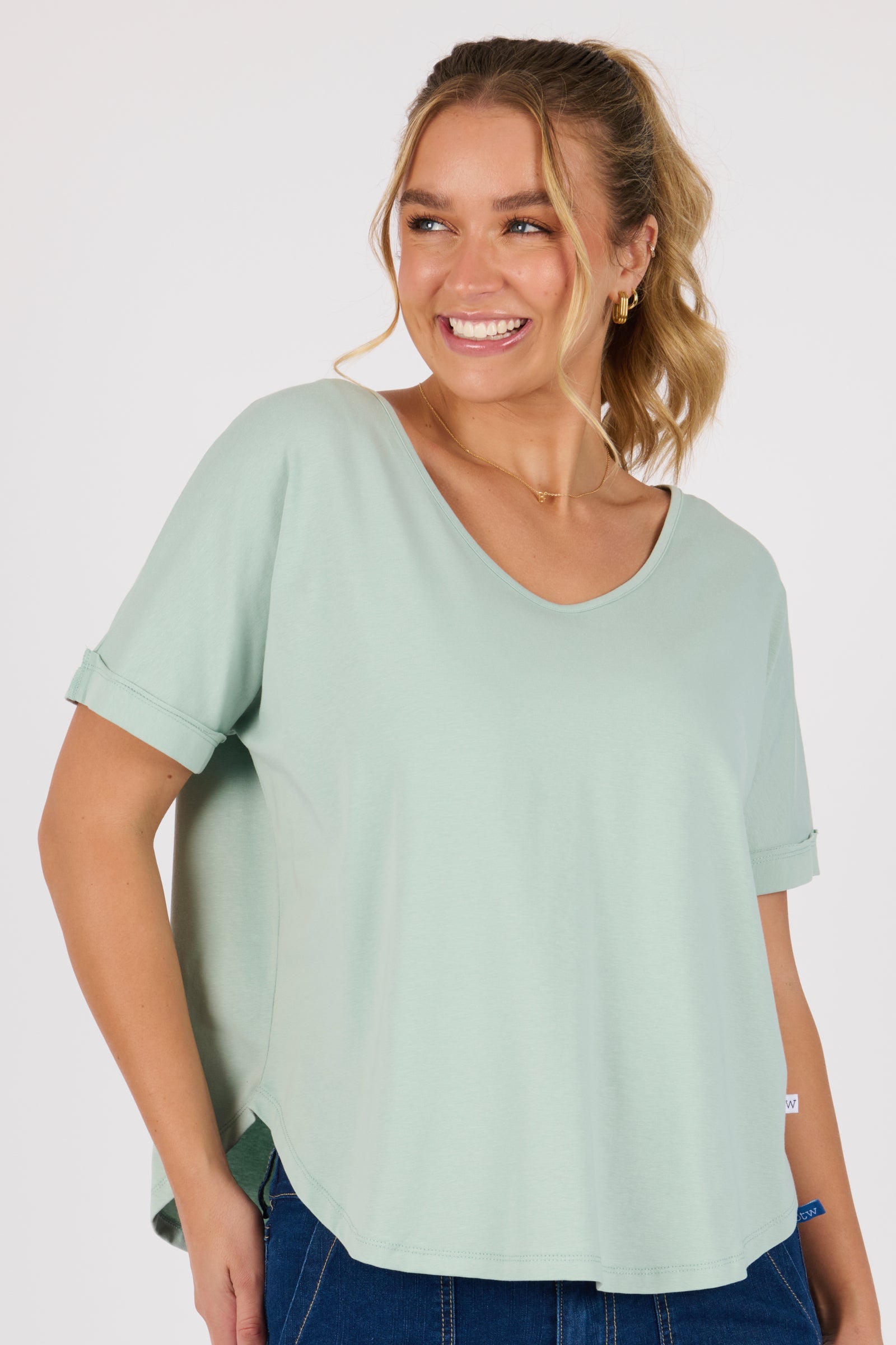 One Ten Willow V-Neck Curve Hem Tee - Sea Green