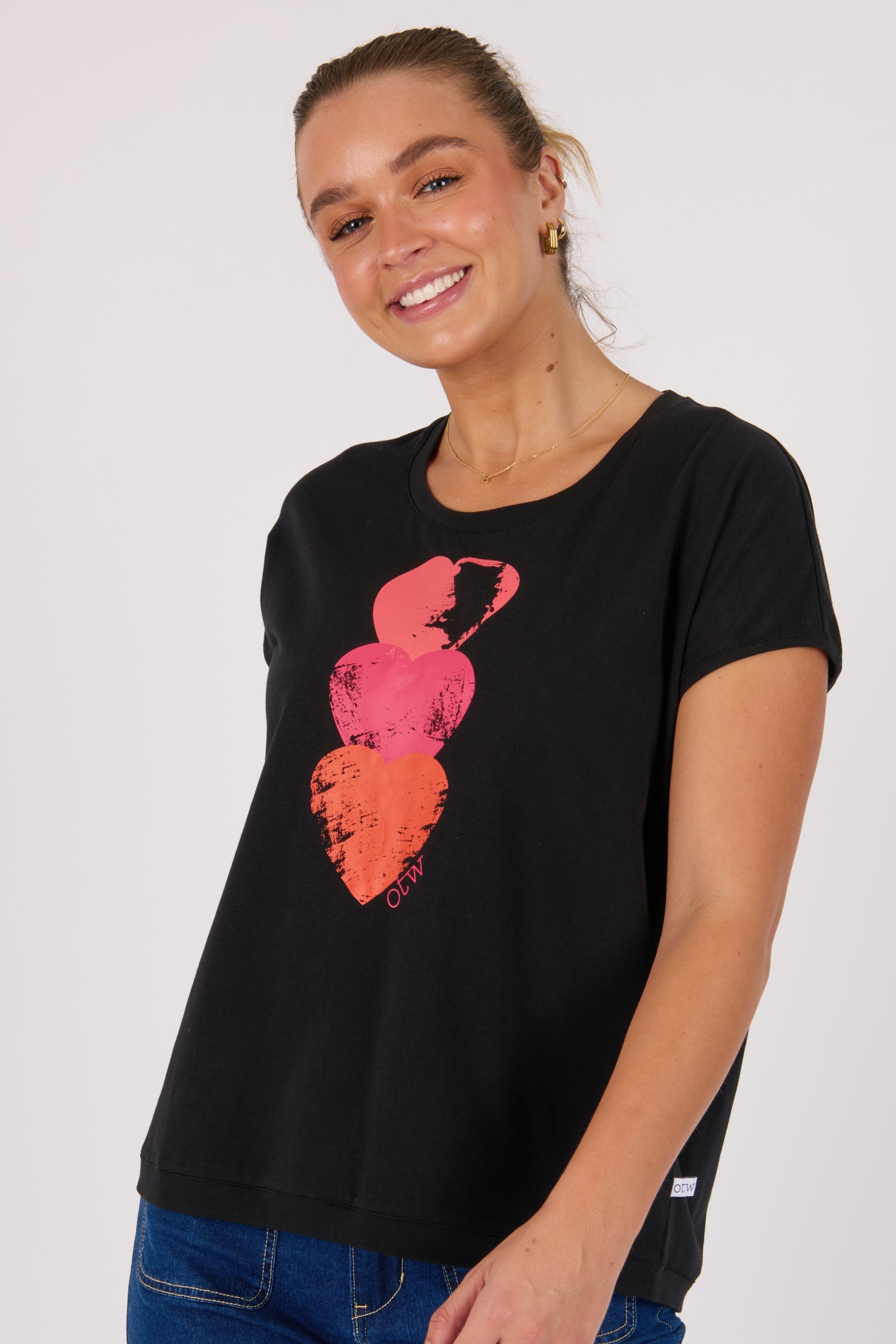 One Ten Willow Placement Print Shell Tee - Black Falling Hearts
