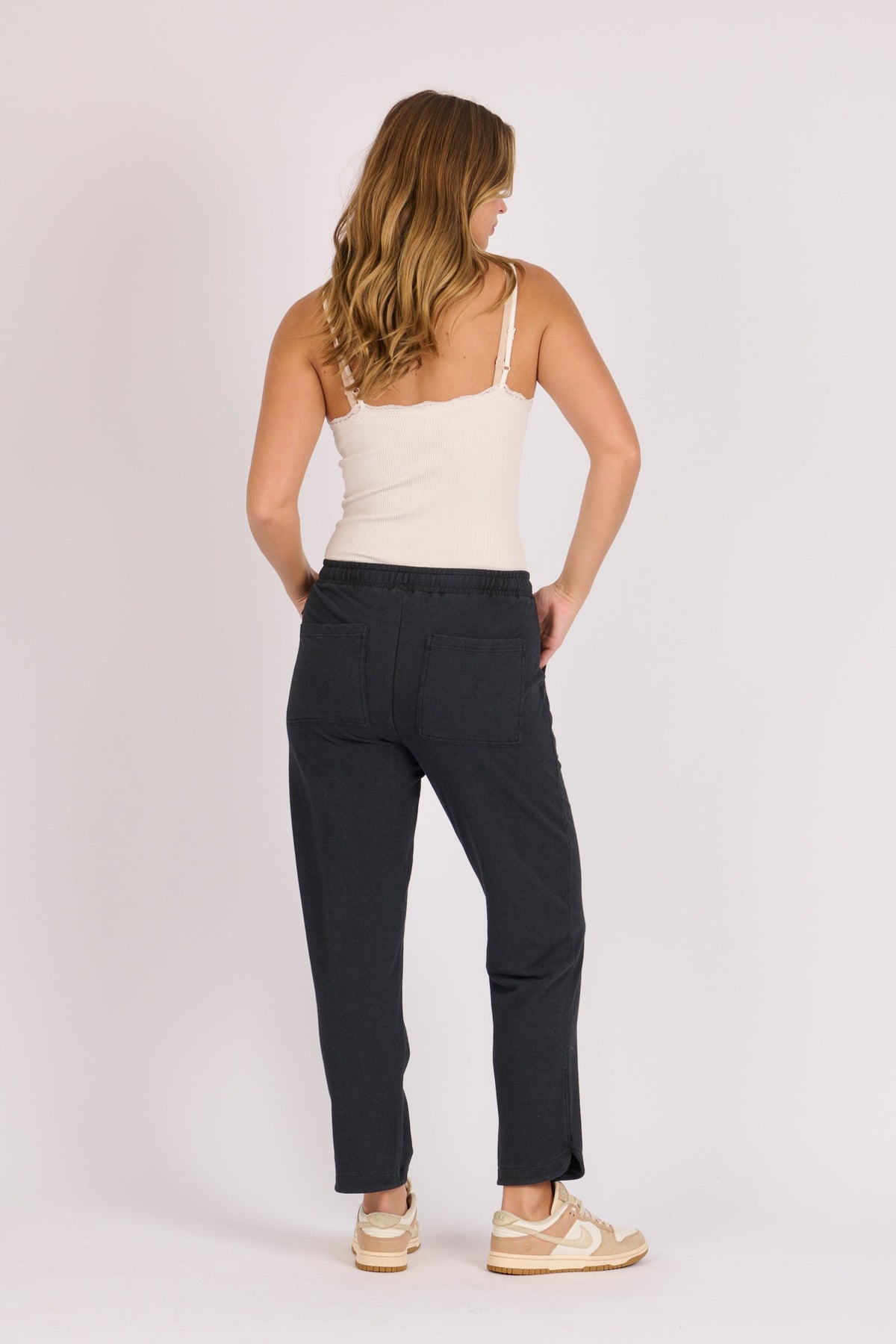 One Ten Willow Curve Hem Pant in black - detail