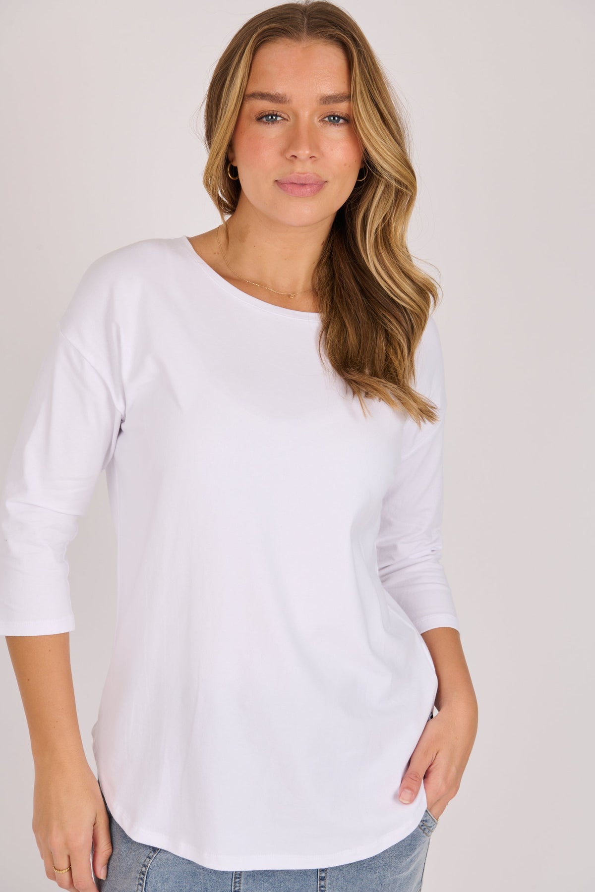 One Ten Willow Scoop Hem Top in white, front view