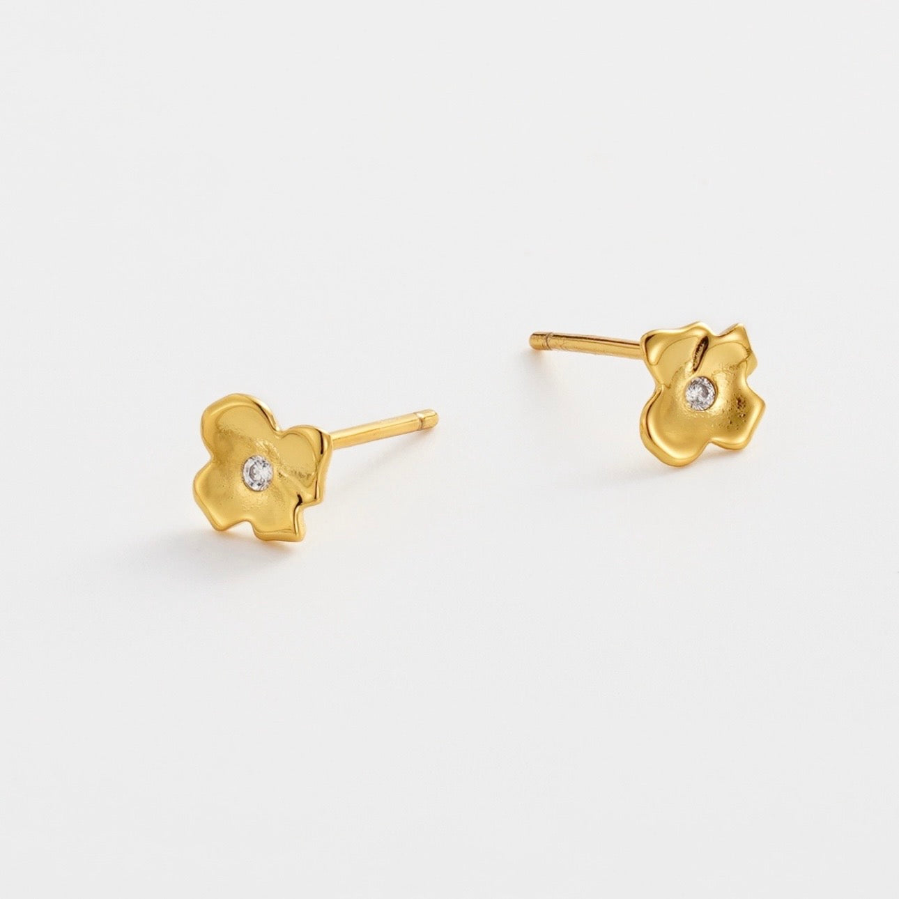 Zafino Fleur Stud in Gold - detail