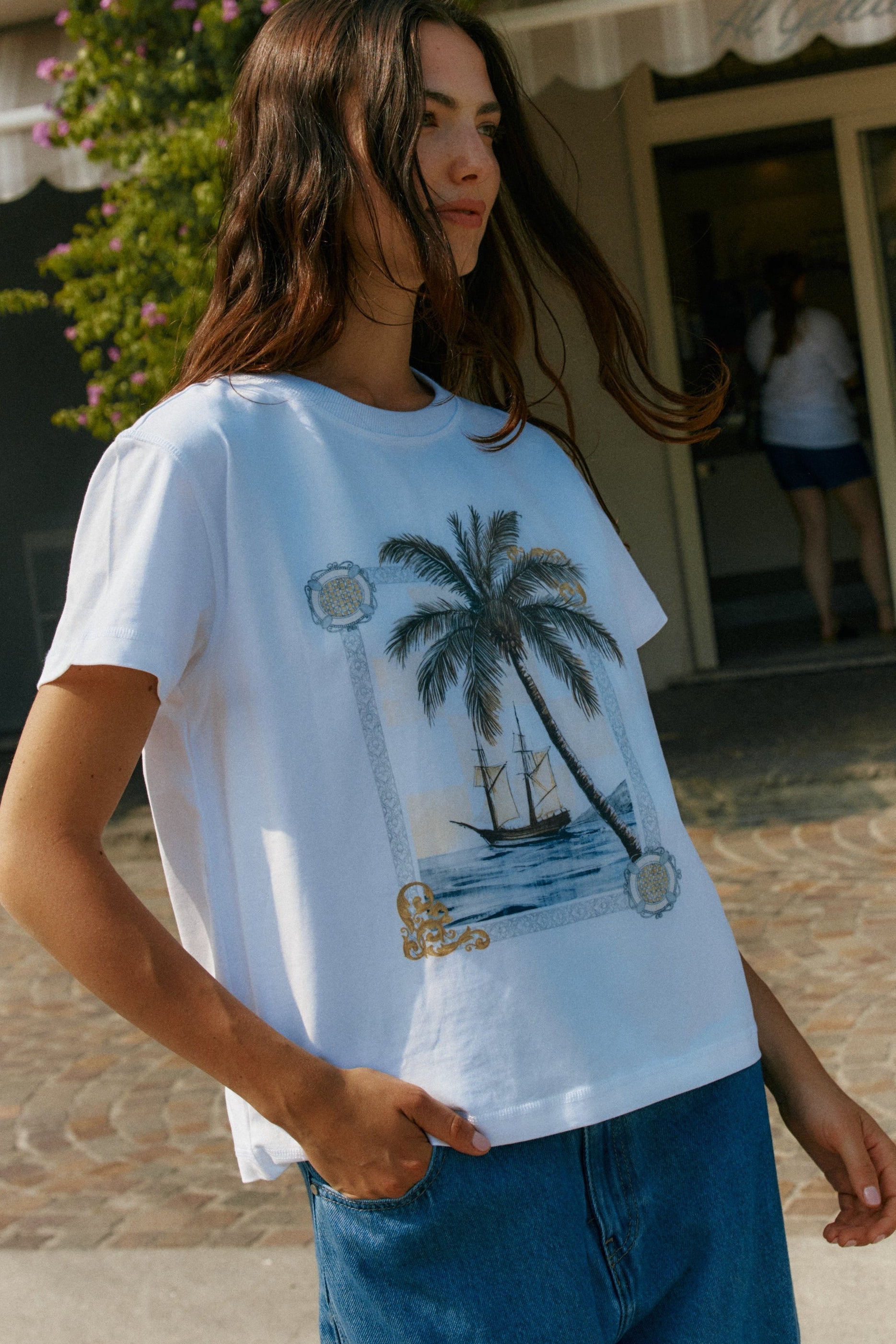 Sass Ray Tee Sea Palm - lifestyle front view