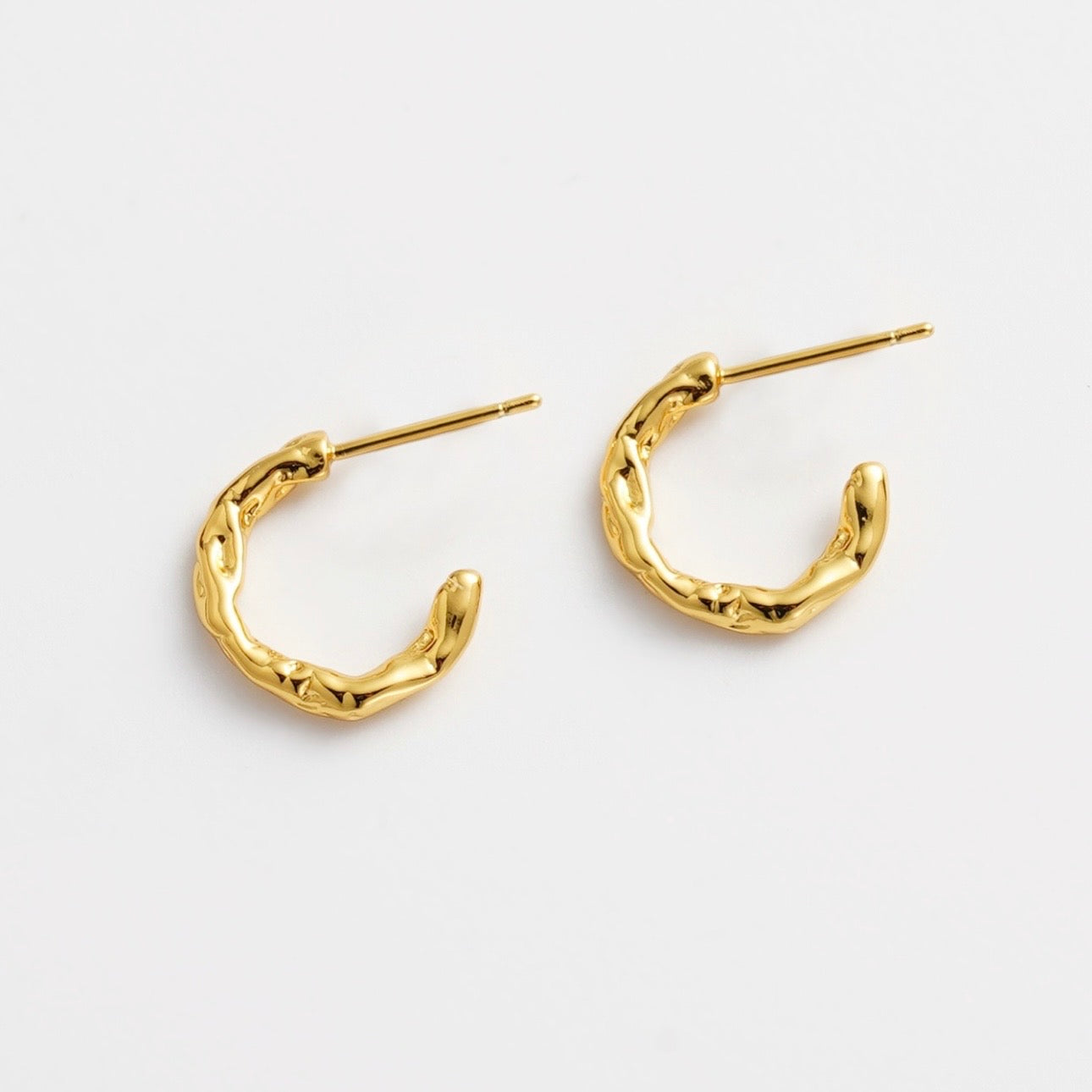 Zafino Alessia Hoop Small in Gold - worn