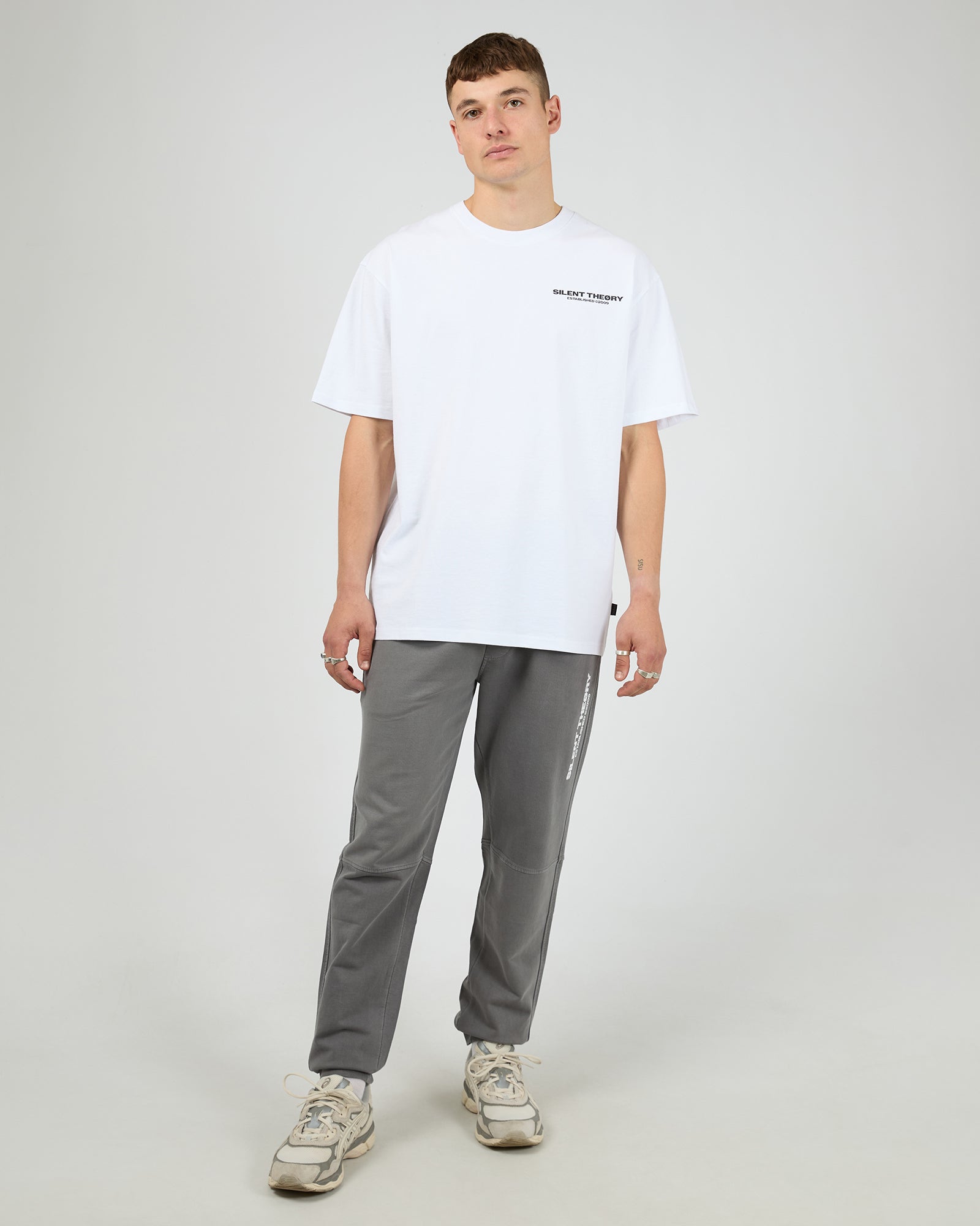 Silent Theory Essential Theory Trackpant V2 - Charcoal (view 2)