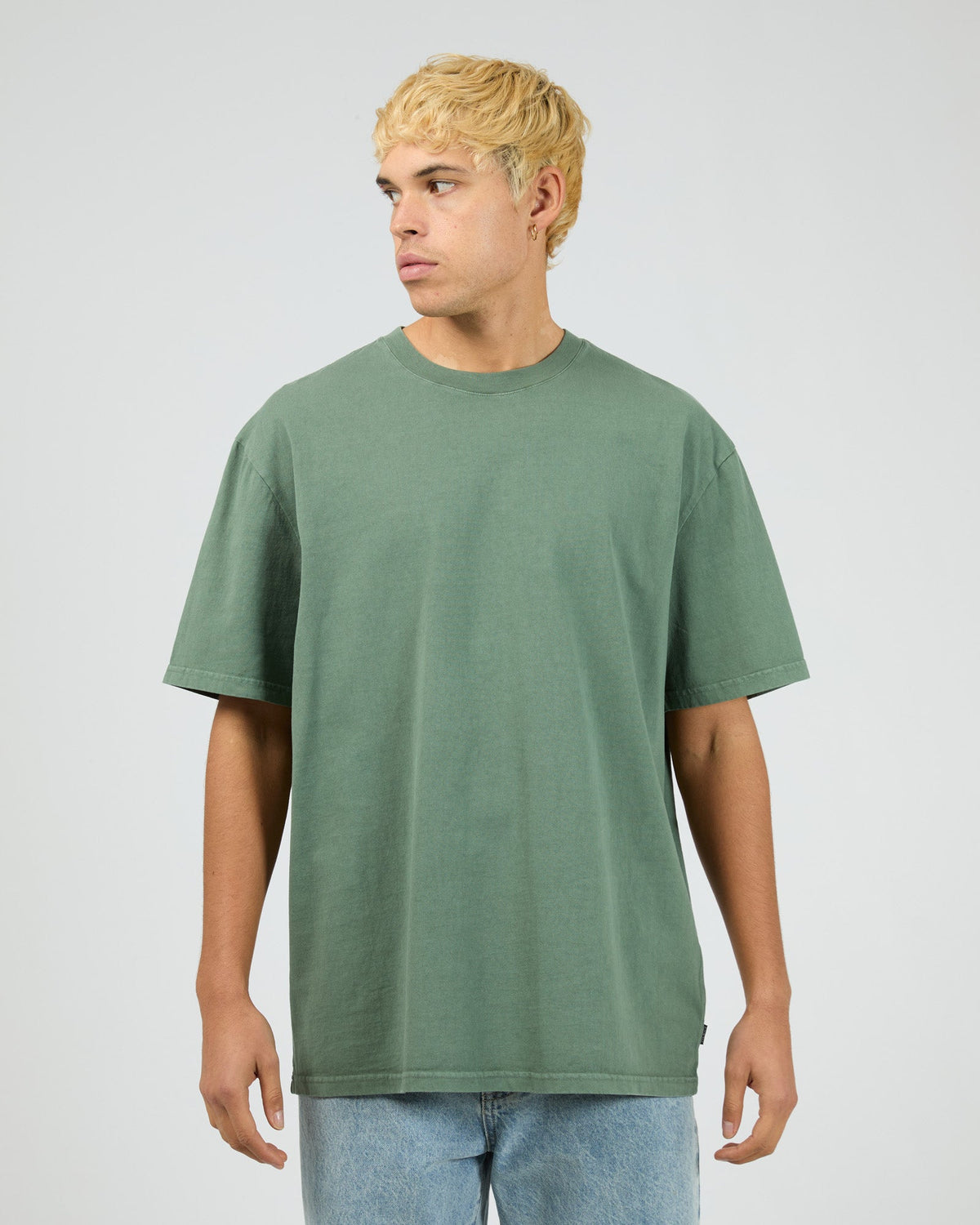 Silent Theory Essential Fit Tee Green front