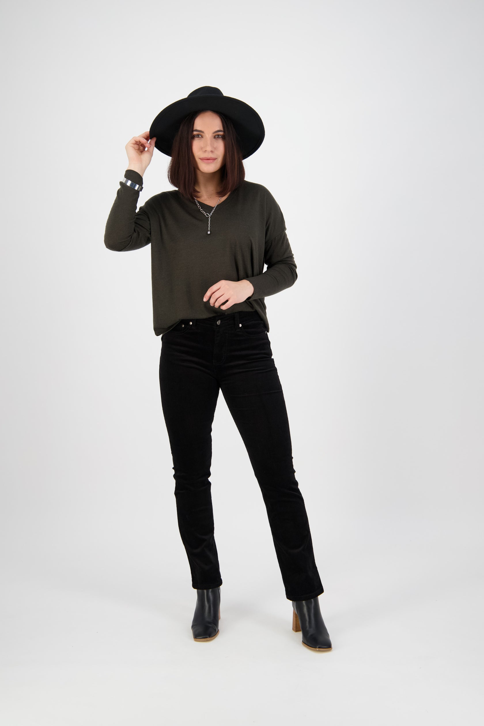 Vassalli Straight Leg Full Length Pinwale Cord Pant with Fly - Black
