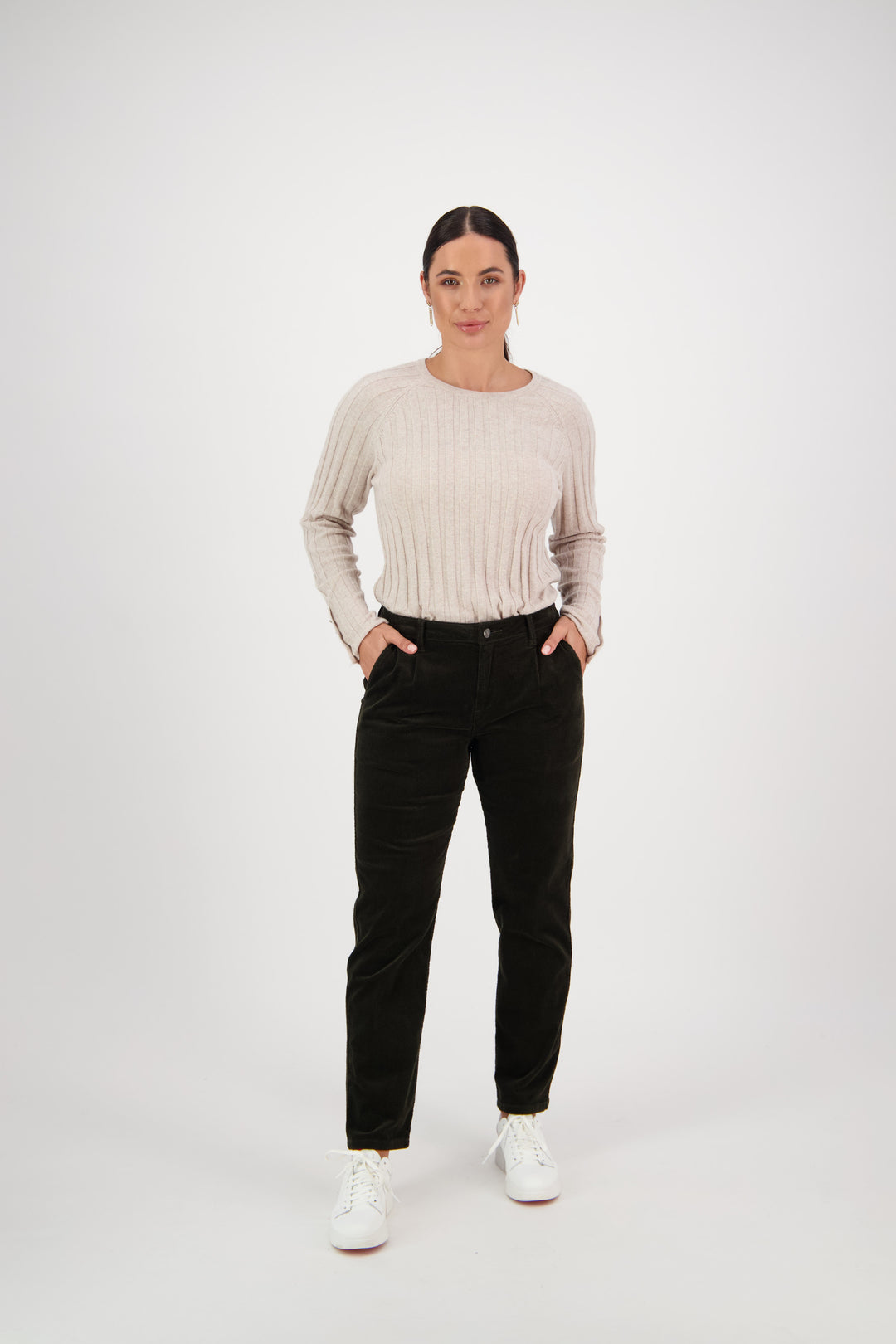Vassalli Ankle Grazer Relaxed Boyfriend Cord Pant - Hunter