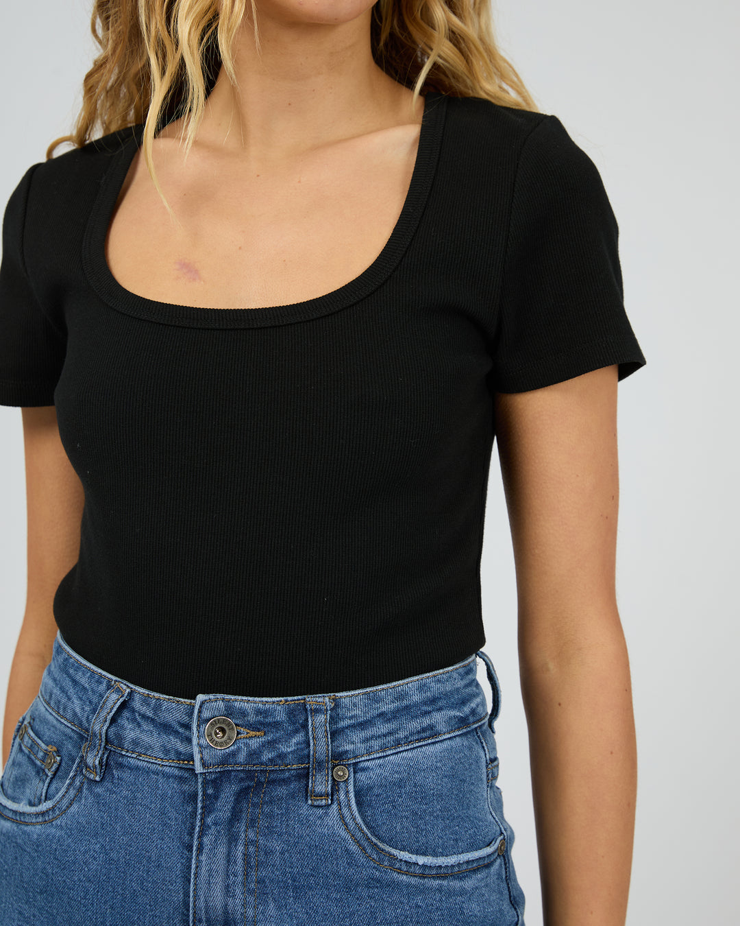 Silent Theory Mia Tee - Black (view 4)