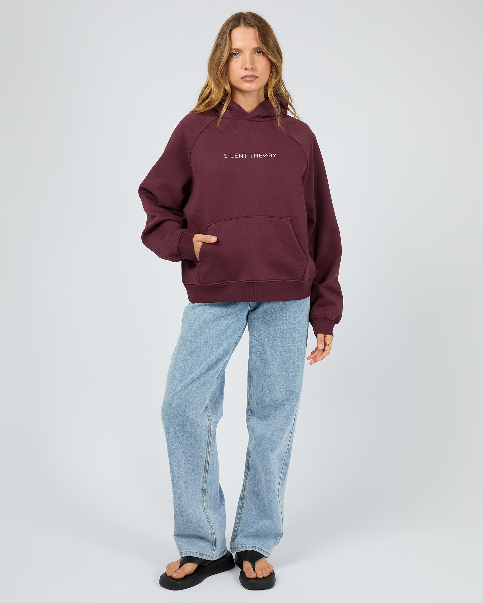 Silent Theory Logo Hoodie Cherry - detail