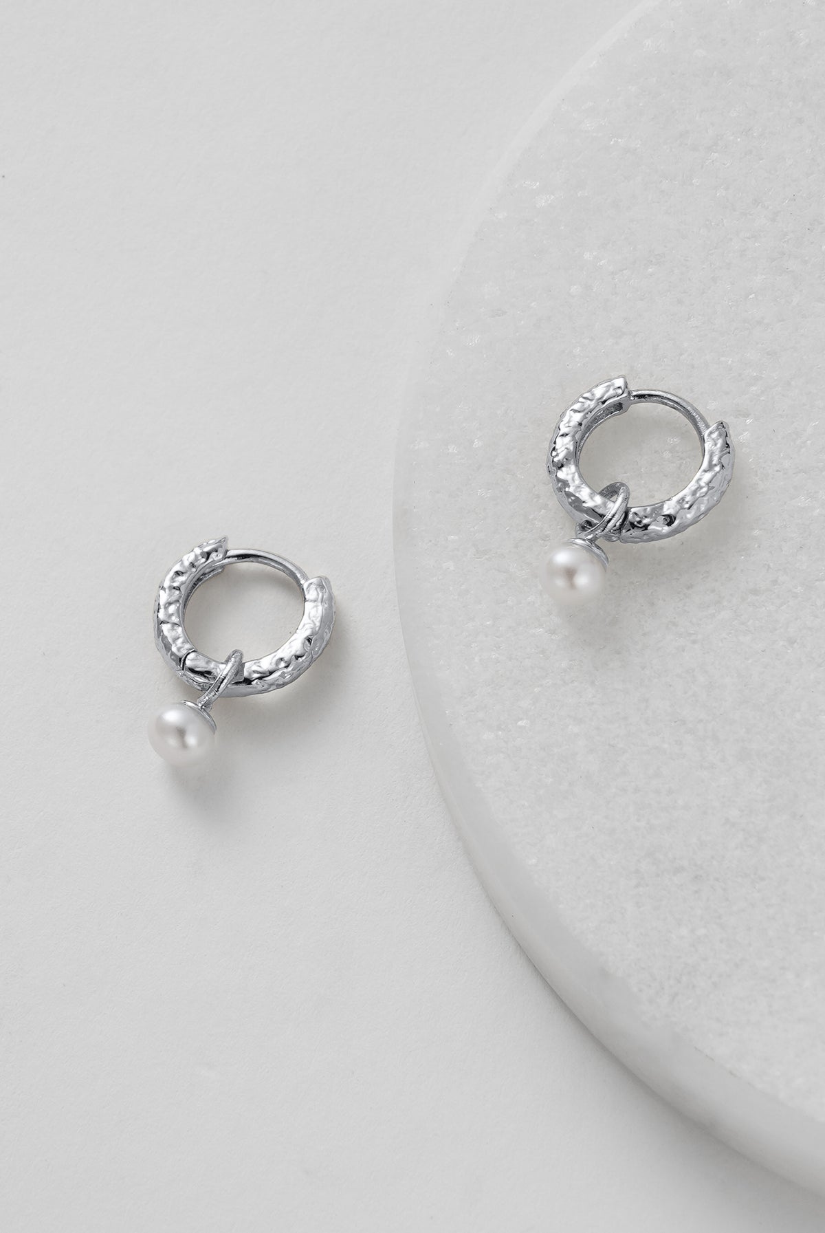 Zafino Emery Earring Pearl - Silver (view 4)