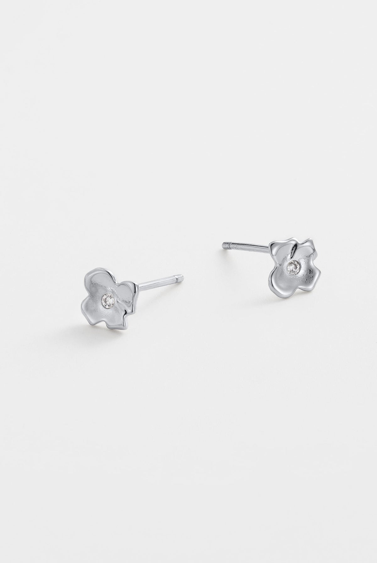 Zafino Fleur Stud silver detail