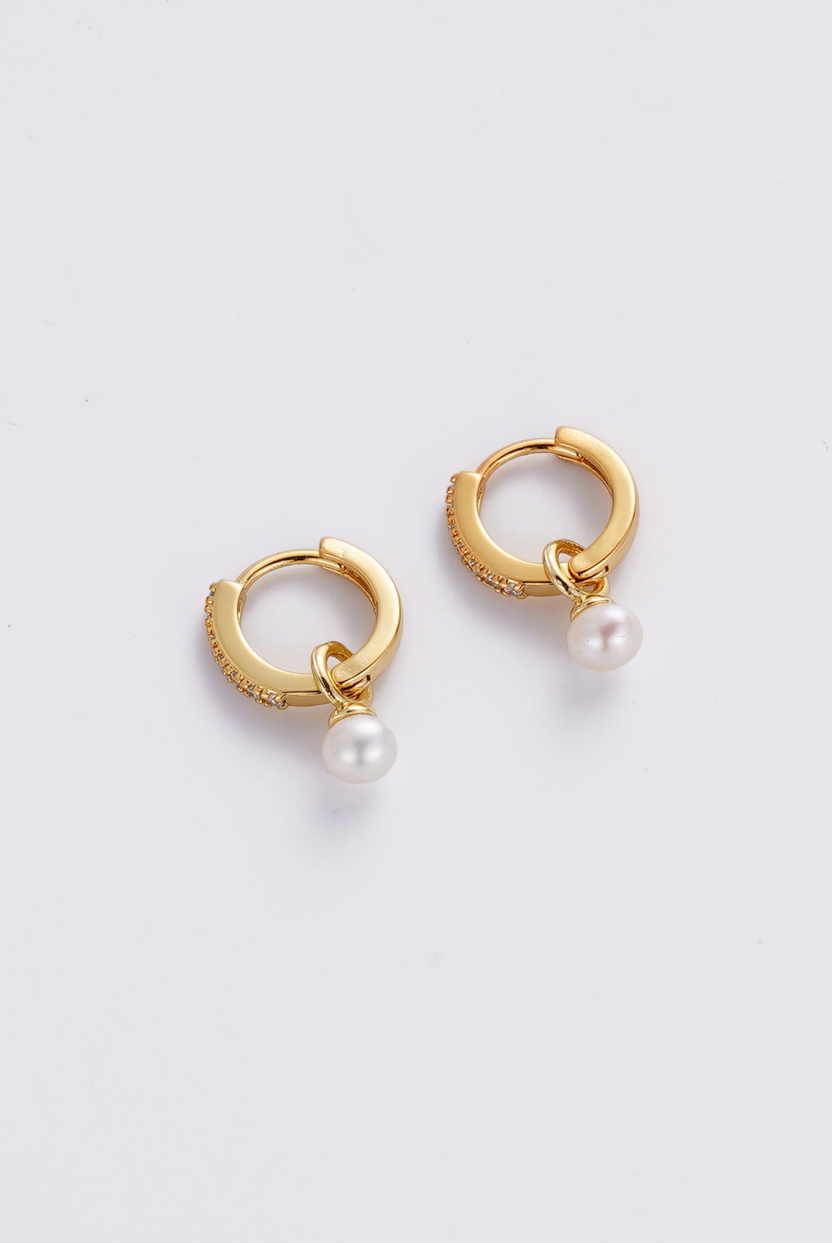 Zafino Scarlette Hoop Gold detail