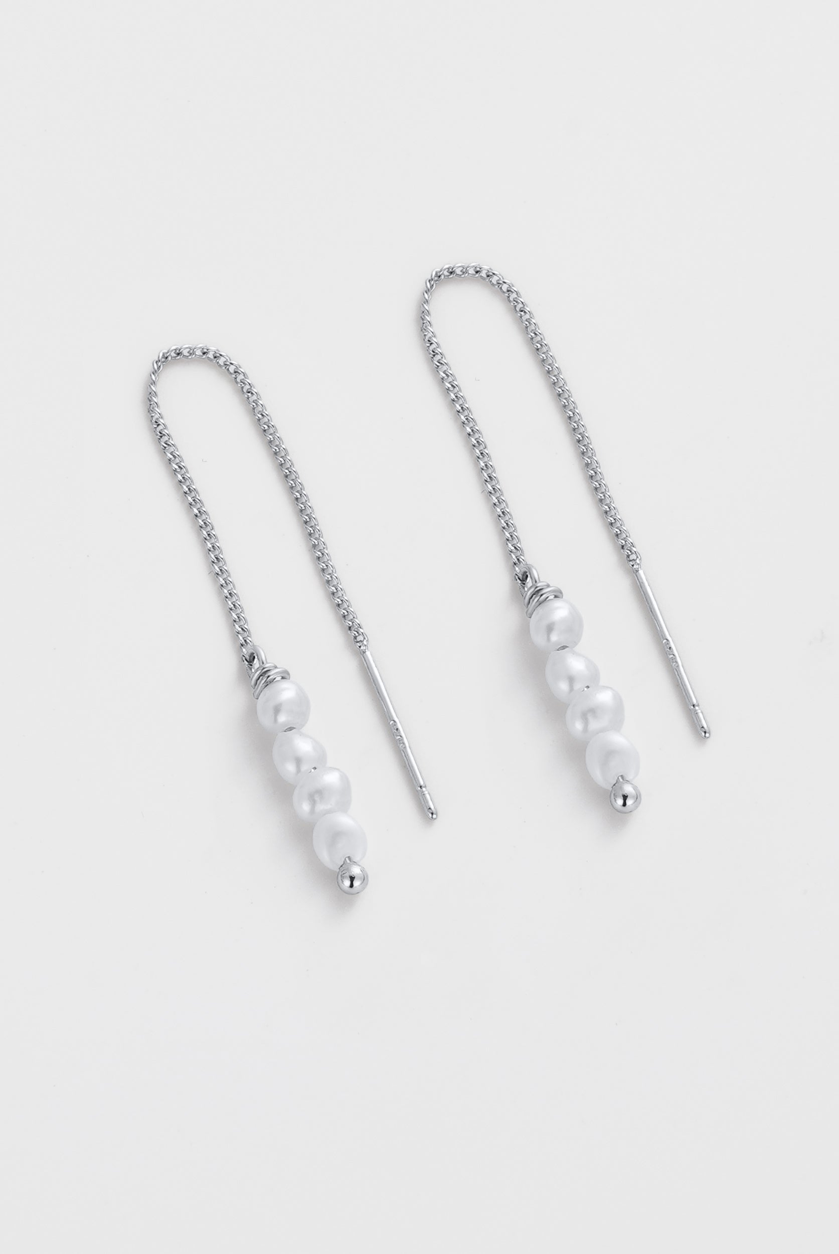 Zafino Scarlette Thread Earring Silver detail