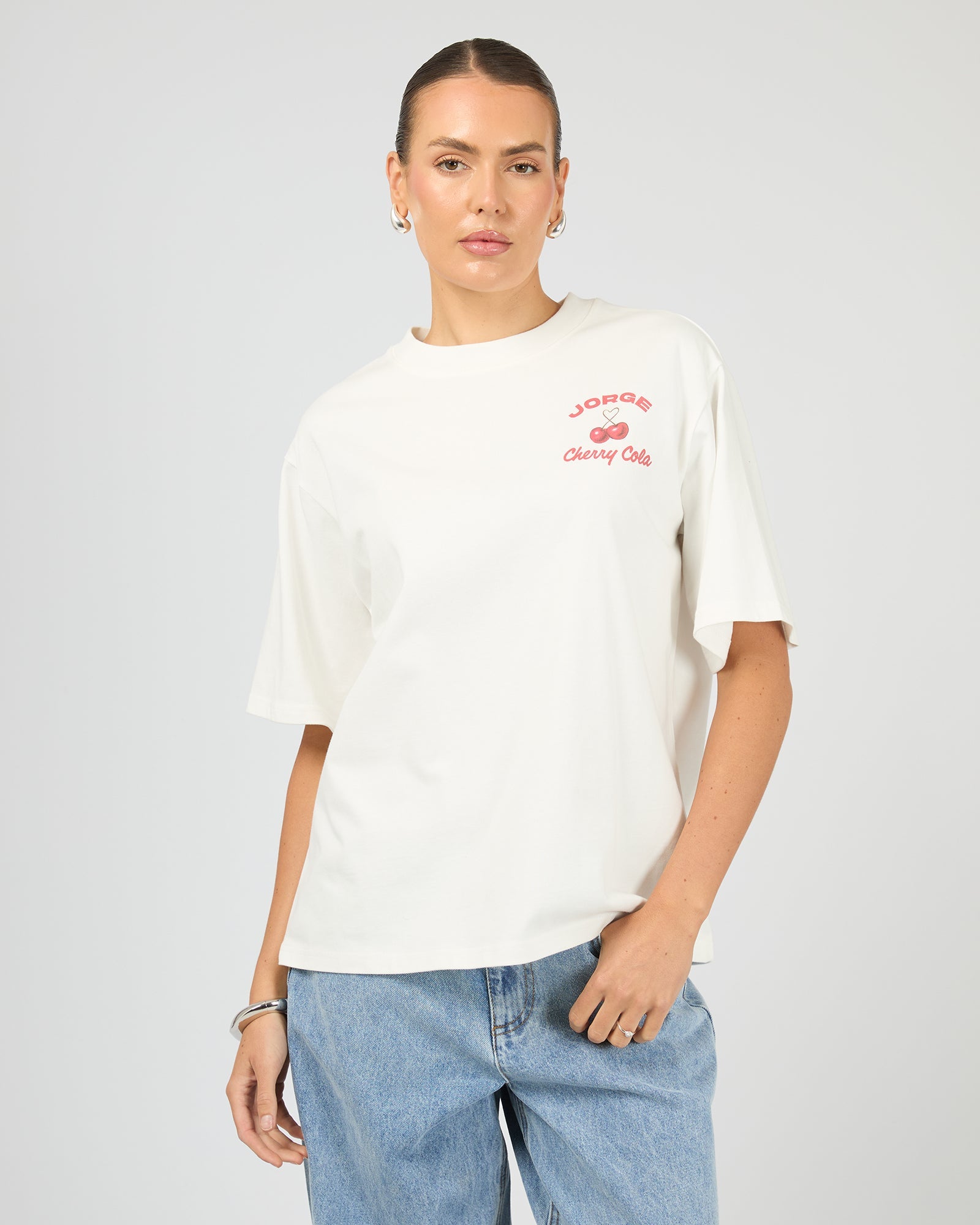 Jorge Cherry Cola Tee in vintage white - front