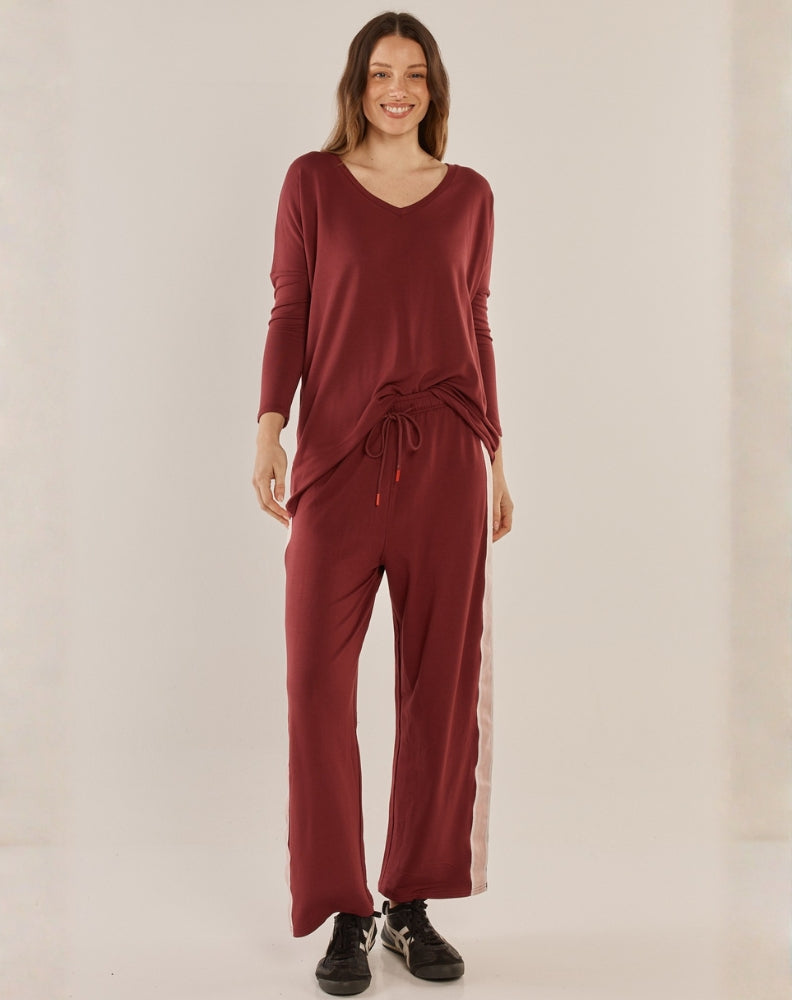Betty Basics Evelyn Wide Leg Jogger - Burgandy Red (view 4)