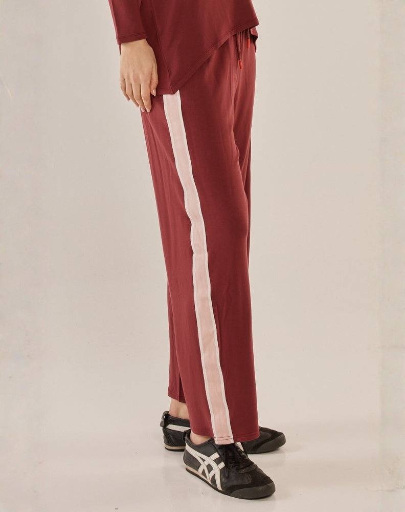 Betty Basics Evelyn Wide Leg Jogger - Burgandy Red (view 2)