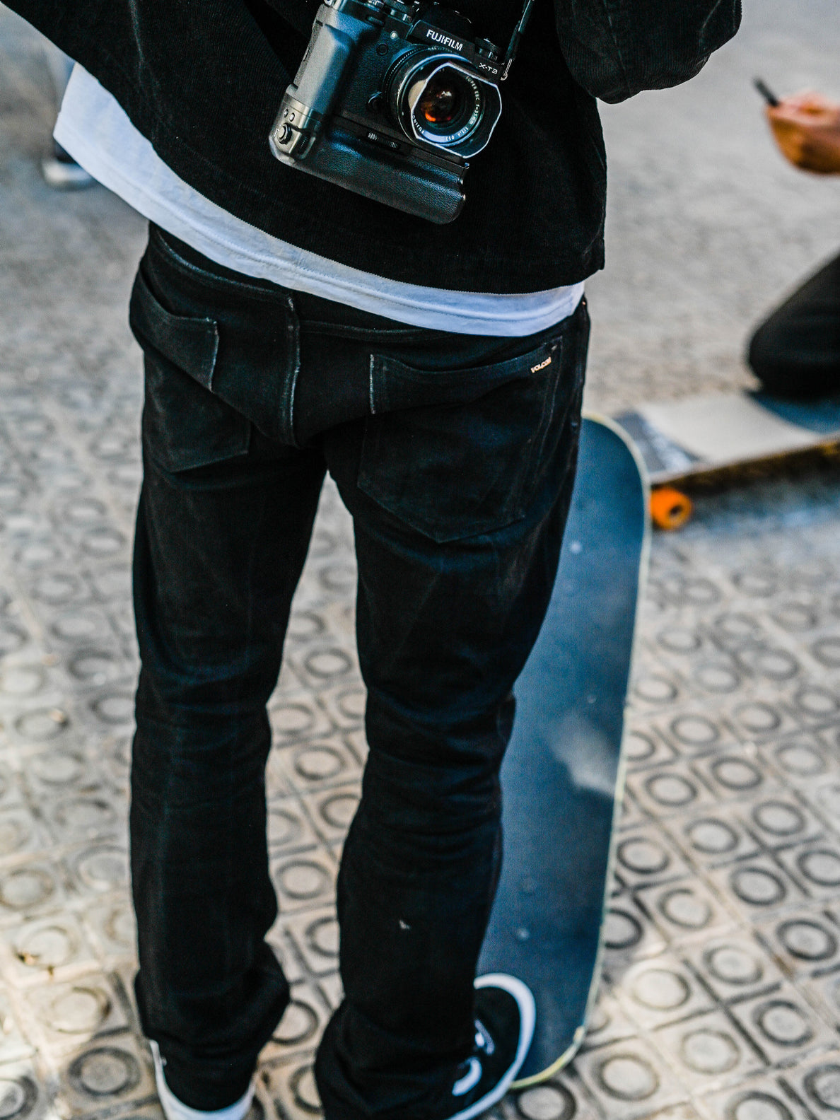 Volcom Solver Modern Fit Jean – Black on Black (view 2)