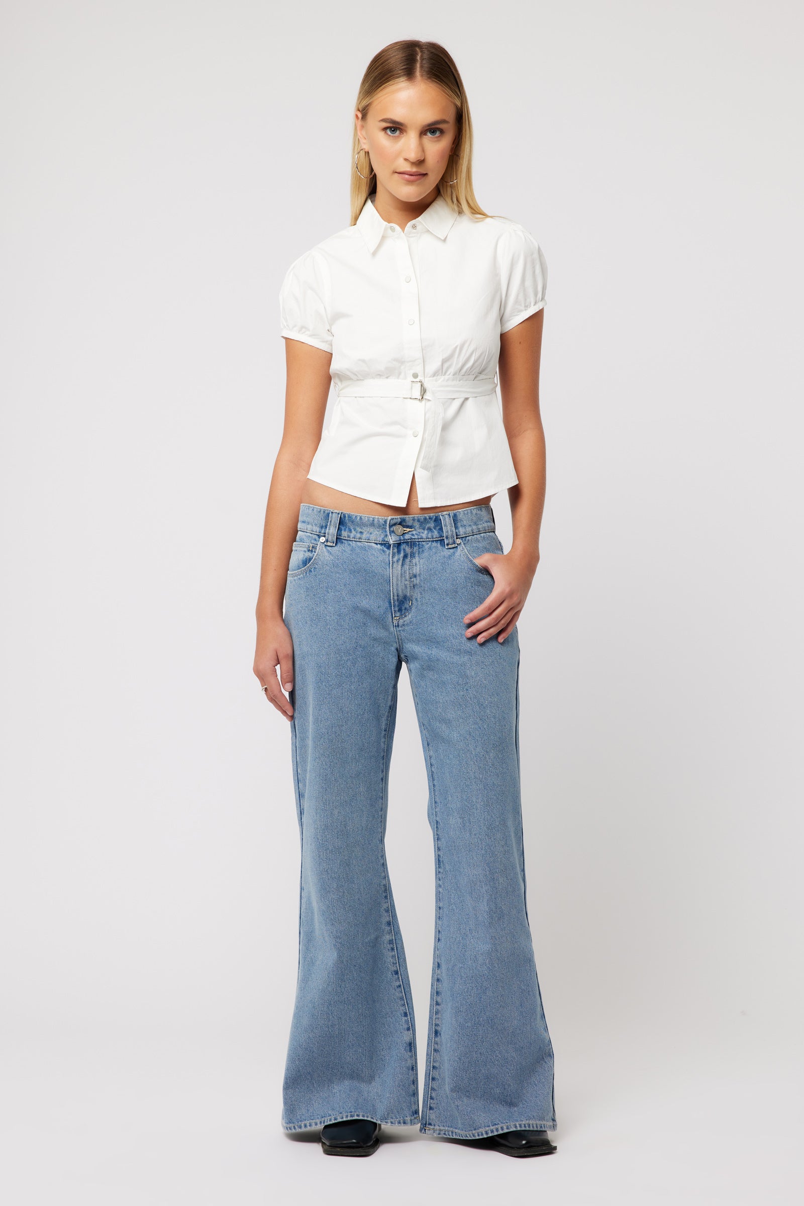 Abrand 99 Baggy Flare Paris Mid Blue jeans, styled view