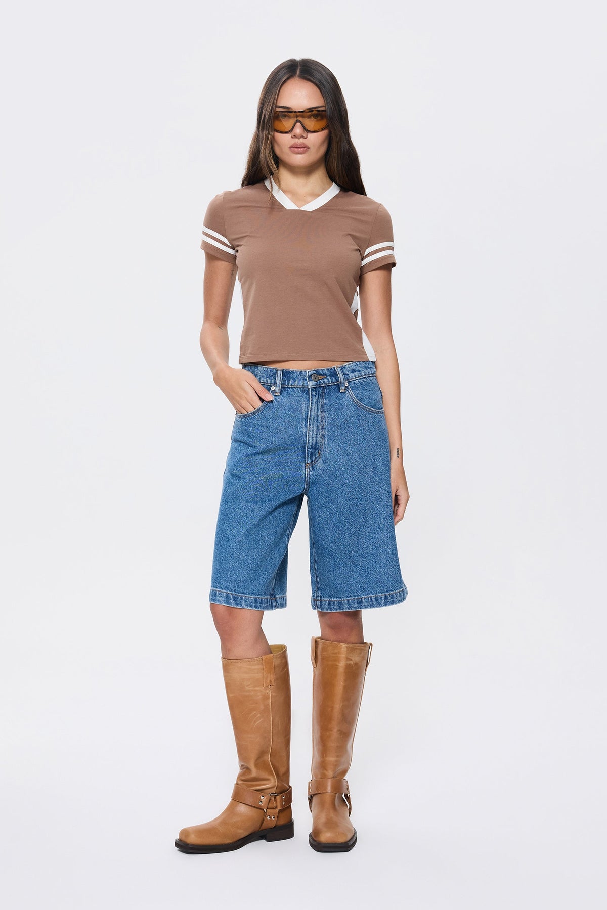 Abrand 95 Bermuda Short in Lulu mid blue denim, side view