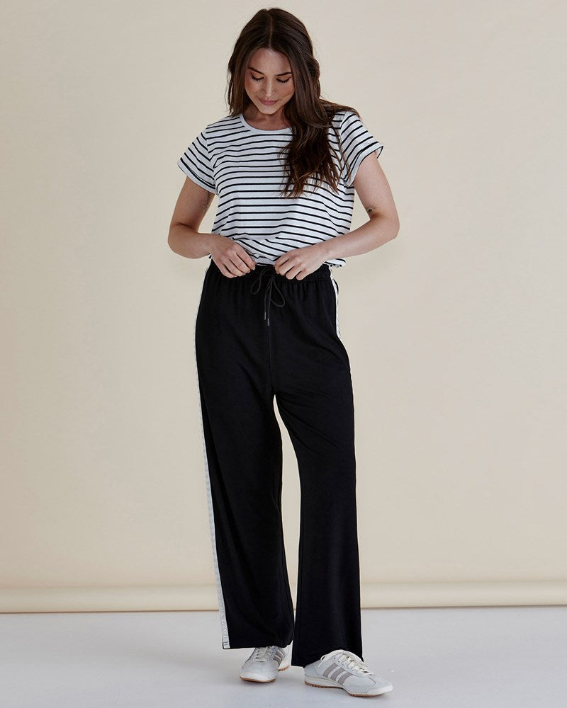 Betty Basics Evelyn Wide Leg Jogger - Black / White (view 2)