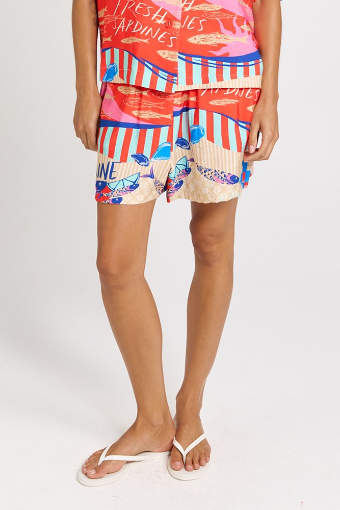 Betty Basics Copacabana Short in Mediterranean print, detail view