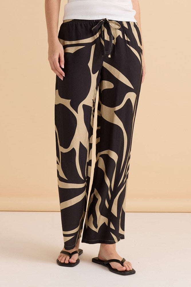 Betty Basics Sutton Relax Pant - Monochrome Floral
