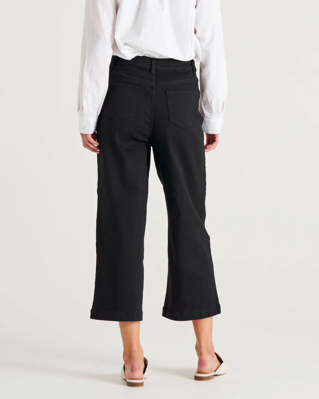 Betty Basics Tabitha Crop Jean - Black (view 4)