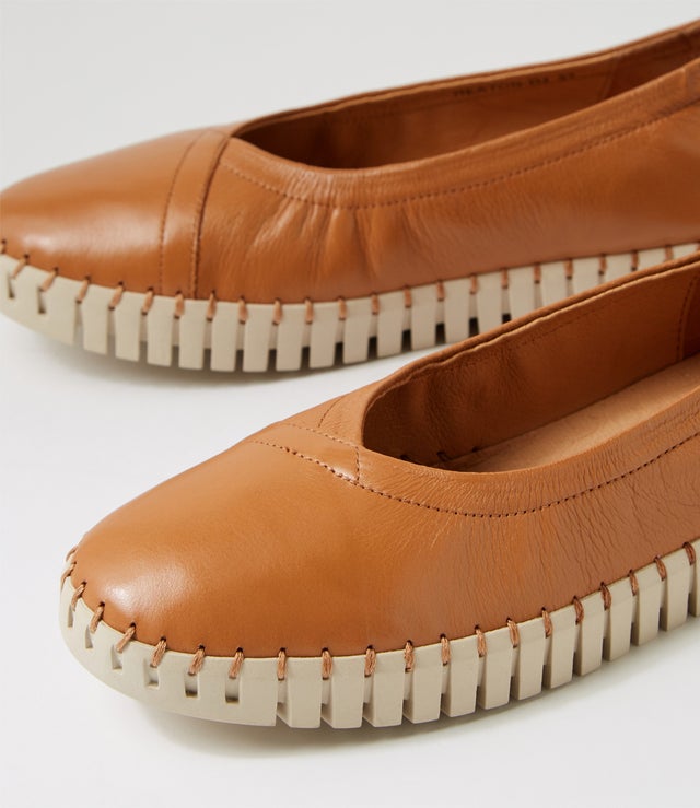 Heaton Sneaker - DK Tan / Almond