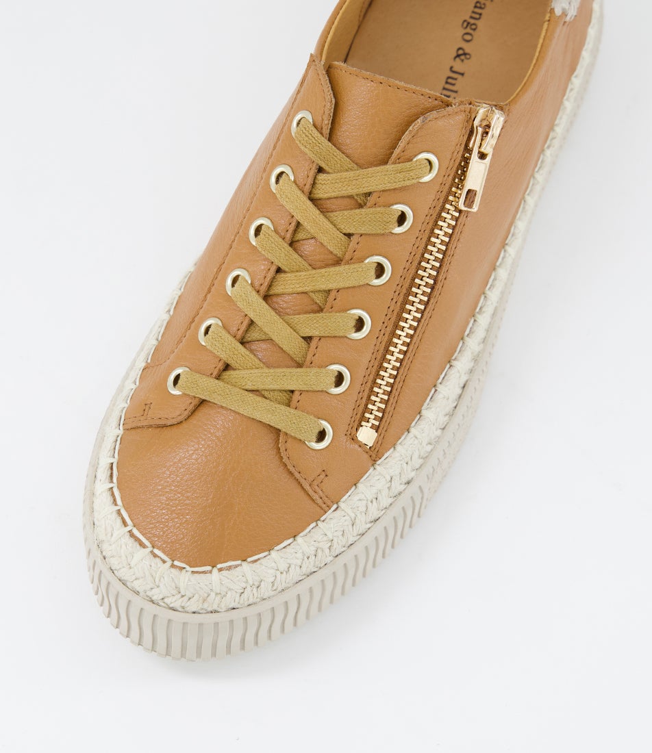 Tarbes - DK Tan / Almond