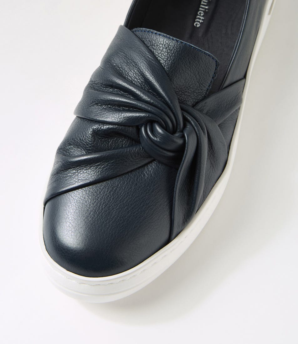 Django & Juliette Winsoris Shoe - Navy / White (view 2)