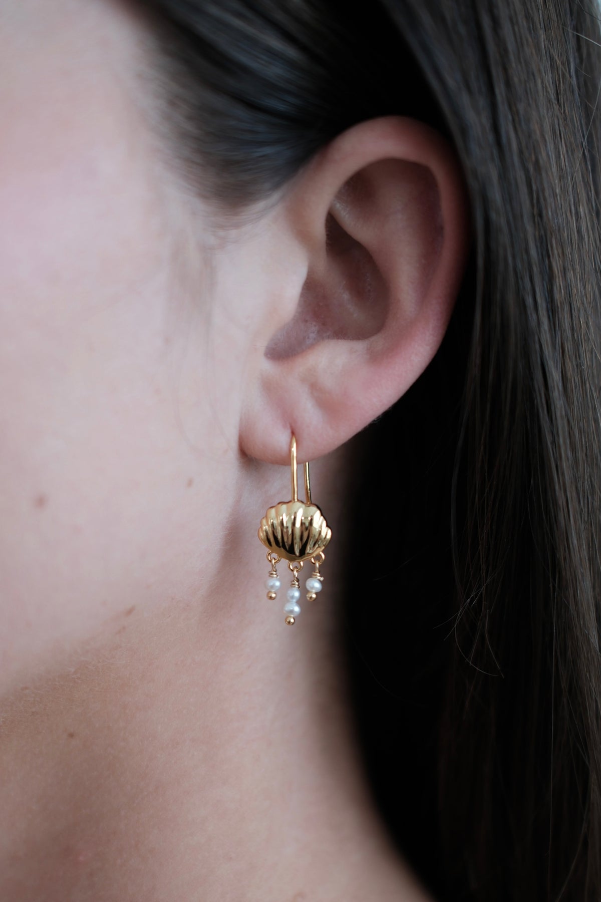 Zafino Goldie Hook Earring gold worn