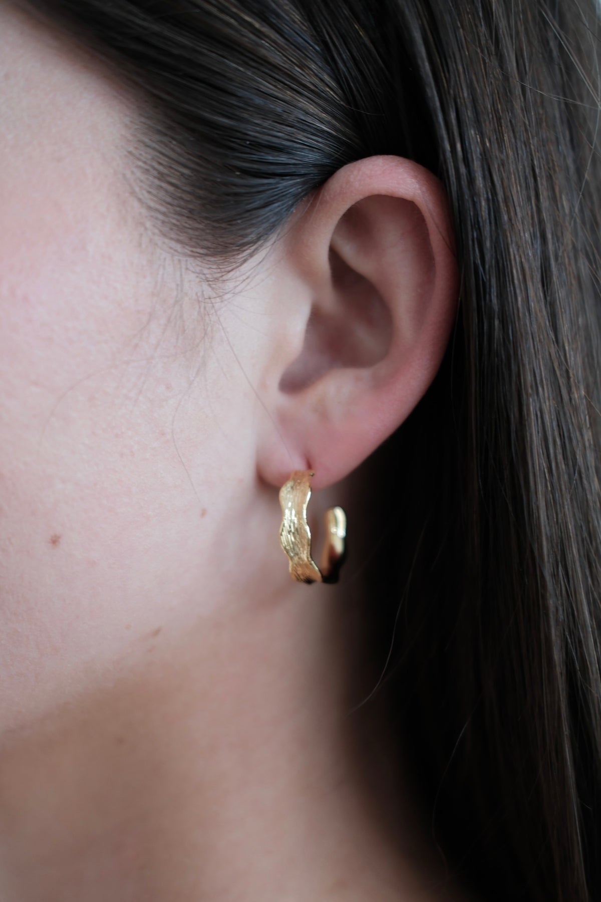 Zafino Kaia Earring large gold worn