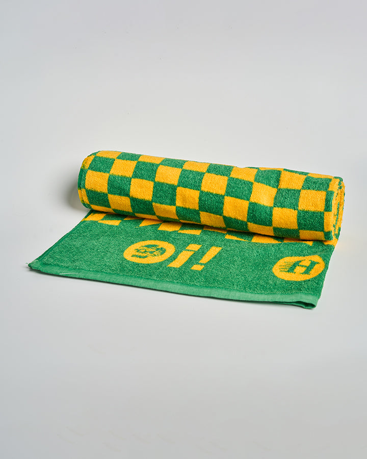 The Mad Hueys Oi Oi Oi Beach Towel Aussie Green - texture close up