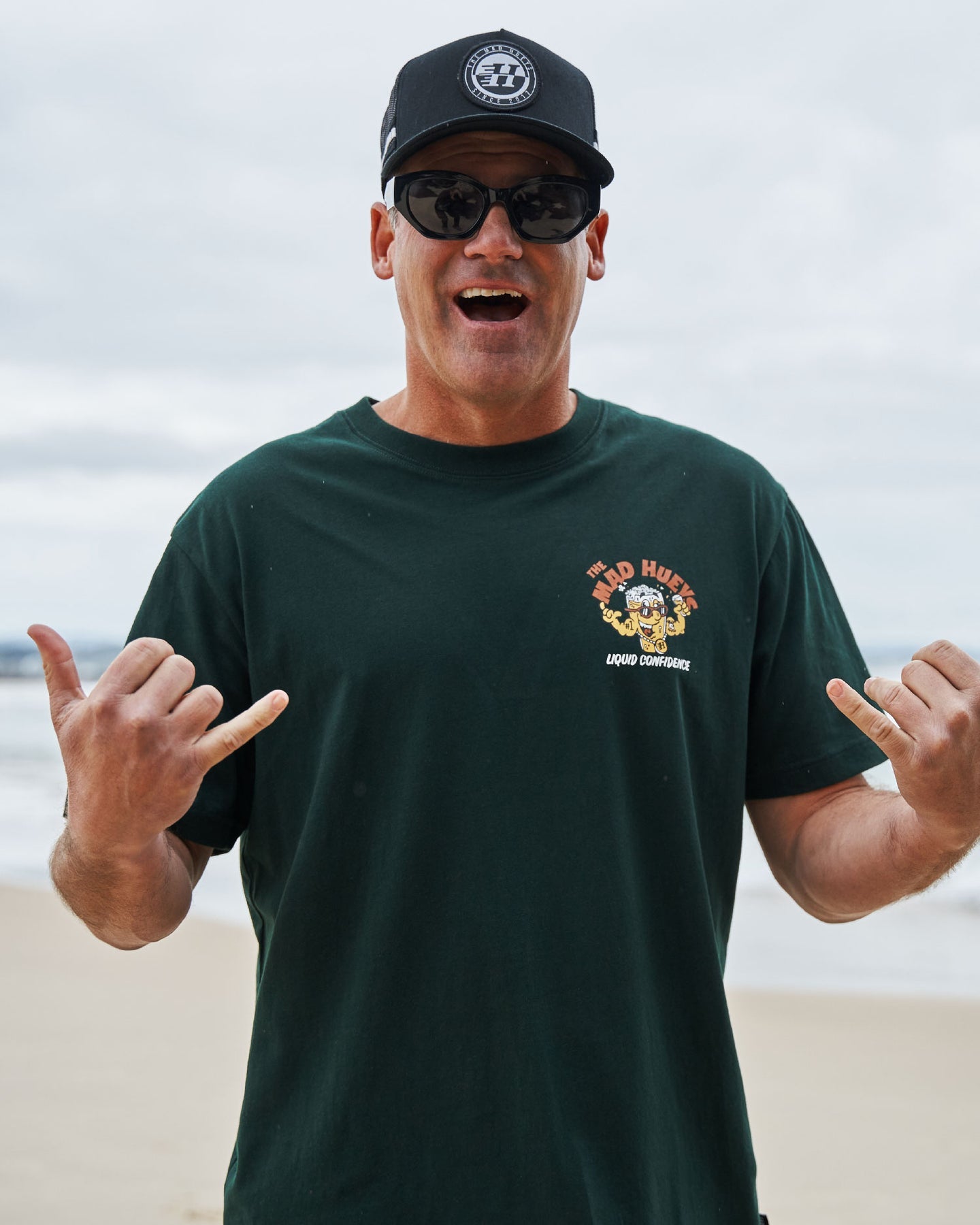 The Mad Hueys Liquid Confidence Ss Tee - Pine Green (view 4)