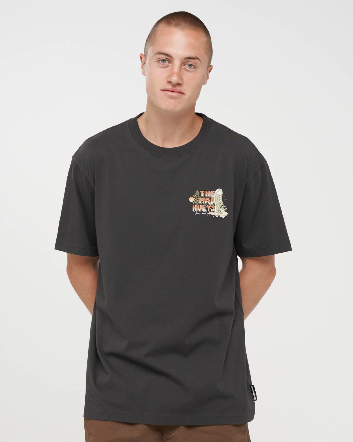 Mad Hueys Shoey Bar SS Tee in vintage black - back