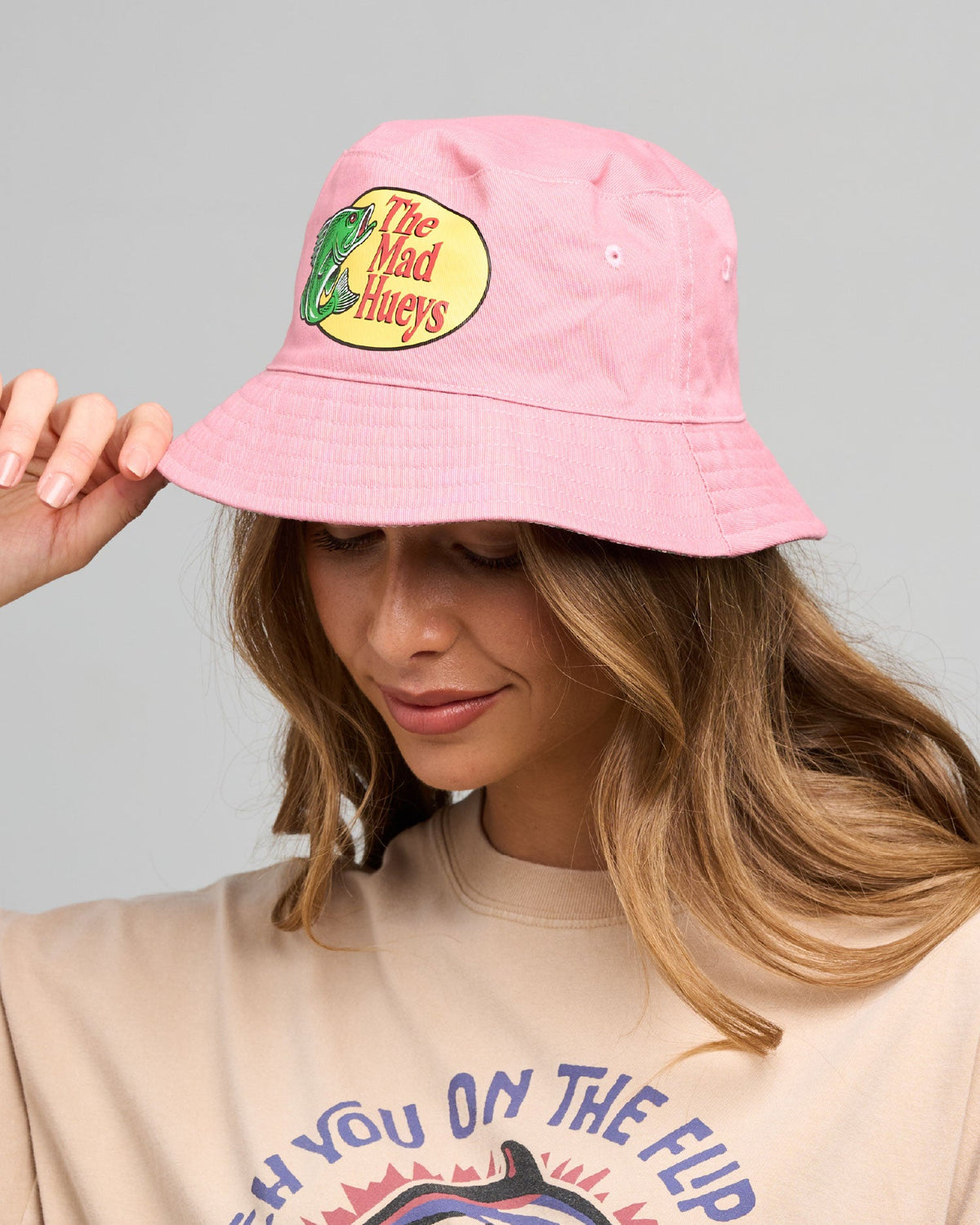 Mad Hueys Pro Hueys Womens Reversible Bucket Hat in dusty pink - reverse