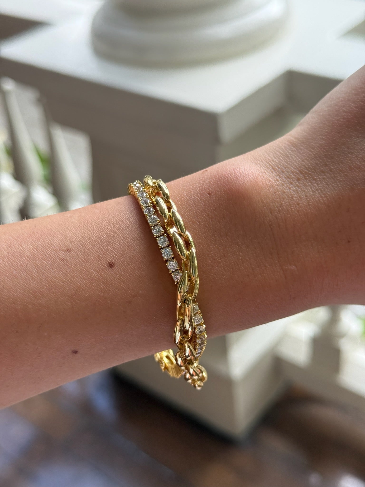 Zafino Sarah Fine Bracelet Gold worn