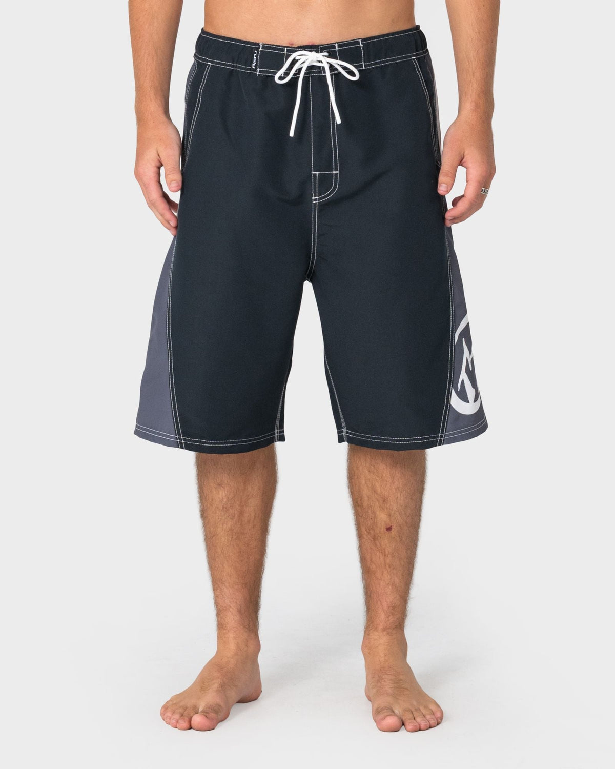 Rusty Carnage Baggy Boardshort in black - detail