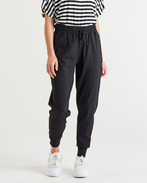 Betty Basics Cara Travel Jogger - Black